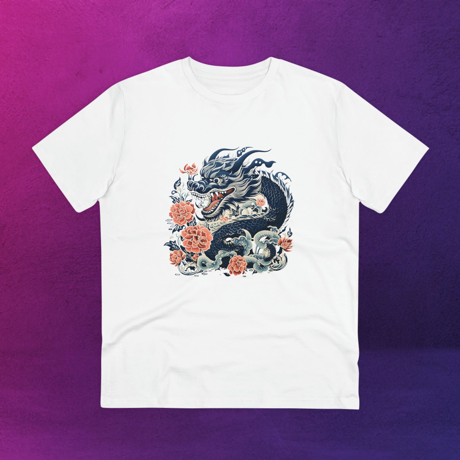 Tee-shirt blanc avec un design de dragon entouré de fleurs